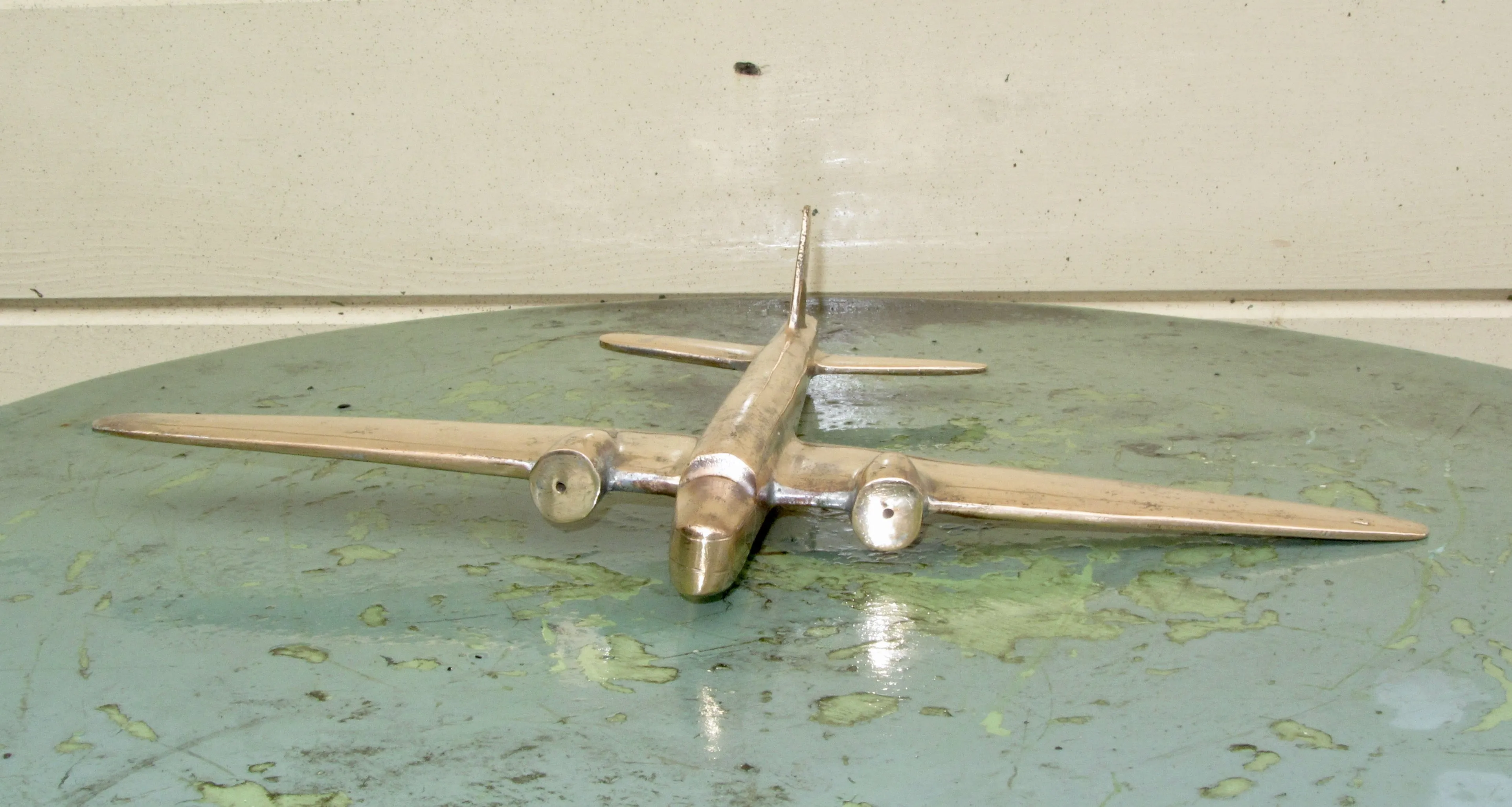 1940s Copper Vickers Wellington WW2 Bomber With A Wingspan Of 36 cm