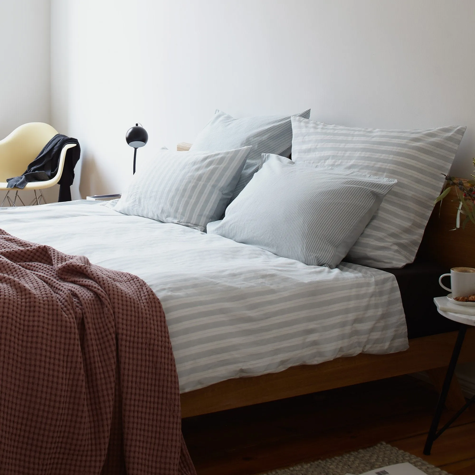 Izeda Bedding [Blue/White]